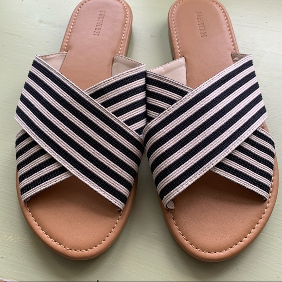 Brand new black & white sandals - Picture 2 of 4